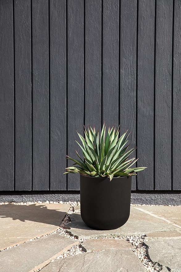 Veradek Round Black Plastic Planter Pots - Image 4